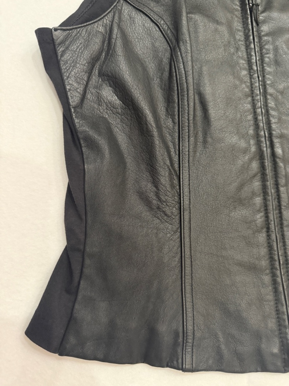 Vintage Wilsons Leather Black Zip Front Vest Genuine‎ Leather Collared Biker - Picture 2 of 8